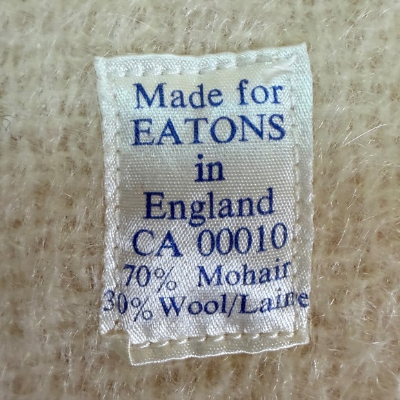Made in England for Eaton’s 🇬🇧– Mohair/Wool Vintage Scarf – Soft Cream - Picture 8 of 9